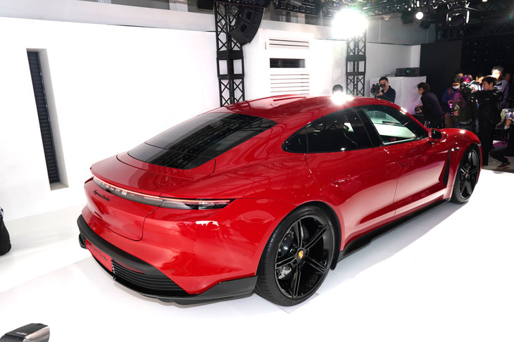 ポルシェ・タイカン ターボ（エクステリア）