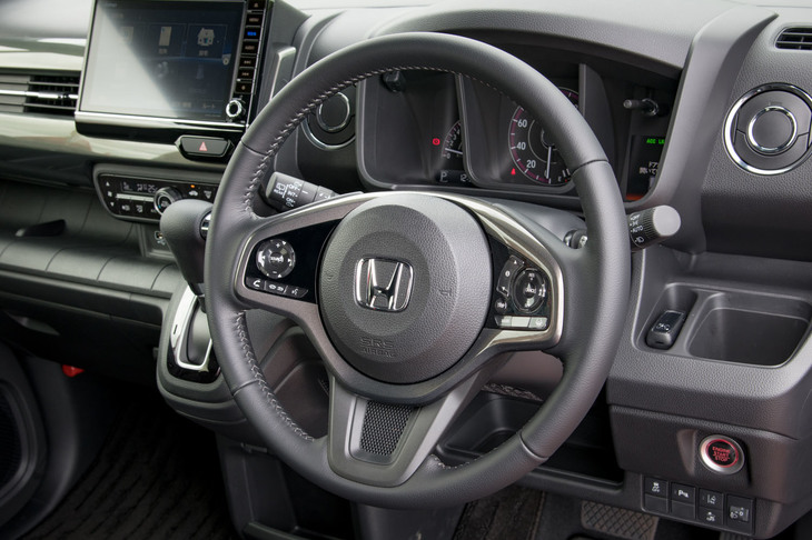 ホンダN-WGNカスタム L・ターボ Honda SENSING（ステアリングホイール）