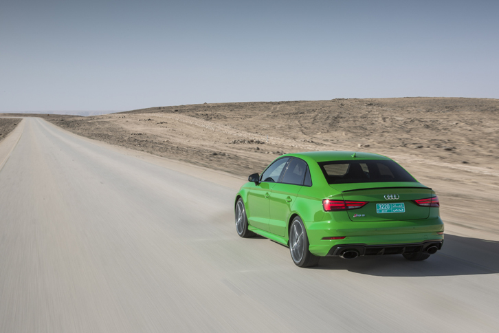 「RS 3セダン」の最高速度は電子制御リミッターが作動する250km/h。それを280km/hにまで引き上げるオプションも用意される。