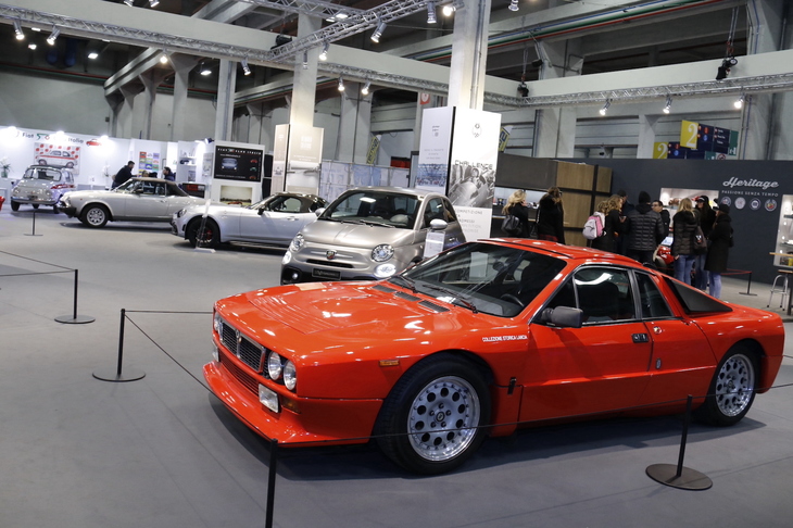 2000年までトリノモーターショーが毎年開催されていたリンゴット・フィエレで。今日では毎年1月、もしくは2月の古典車ショー「アウトモトレトロ」（写真は2019年度）の舞台となっている。