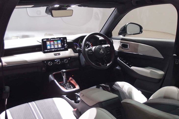 ホンダ・ヴェゼルe：HEV PLaY（インテリア）