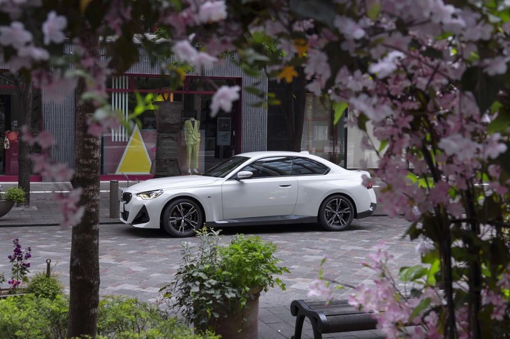 写真のボディーカラーはソリッドカラーの「アルピンホワイト」。このほかに6色のメタリックカラーがラインナップされる。