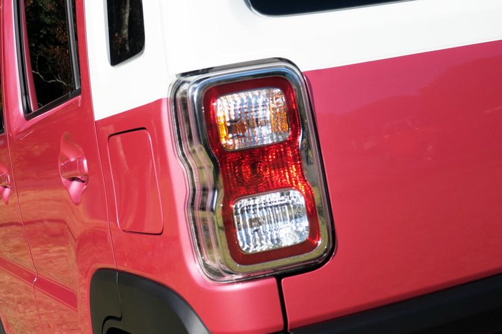 スズキ・ハスラー ハイブリッドXターボ（4WD）（リアコンビランプ）