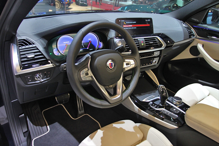 BMWアルピナXD4（インテリア）