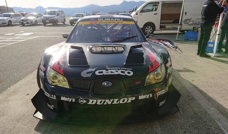 SUPER GTの前身、全日本GT選手権時代の参戦マシン「クスコDUNLOPスバル・インプレッサ」も展示された。