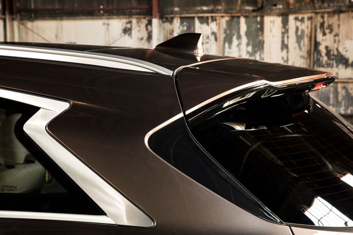 インフィニティQX50（Cピラー周辺部）