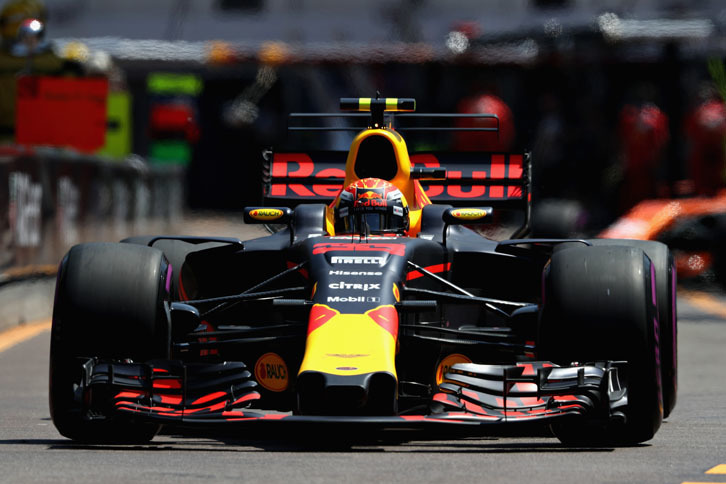 ライコネン同様、チームメイトが先んじてタイヤ交換をしたことにより、オーバーカットされ順位を落としたのがレッドブルのフェルスタッペン（写真）。やはりライコネンと同じようにチームの作戦に不満を抱きながらの5位完走となった。（Photo=Red Bull Racing）