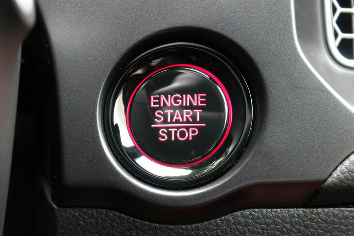 ホンダ・シビック タイプR（スタート／ストップスイッチ）