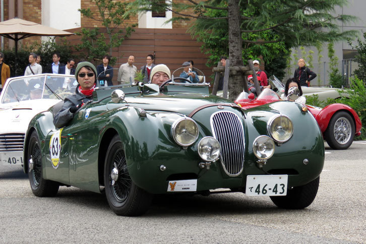 1953年式「ジャガーXK120」。1949年10月に発表された、ジャガーにとって戦後初のスポーツカーである。