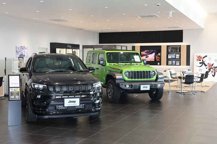 「ジープつくば」の店内。閑散としているわけではなく、外のイベントが盛り上がっているため人がいない。