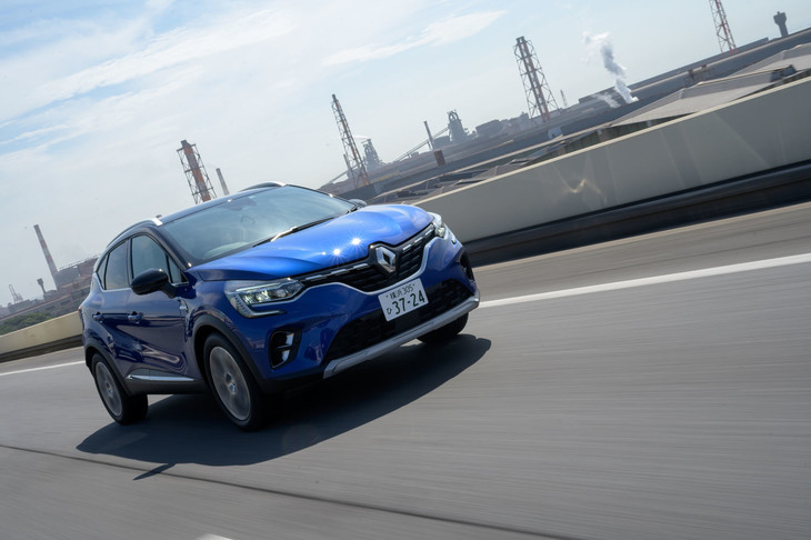 ボディーカラーは試乗車の「ブルーアイロンM／ノワールエトワールM」を含む全5種類。このうち、ノワールエトワールMのモノトーンは「E-TECHハイブリッド」の専用色となる。