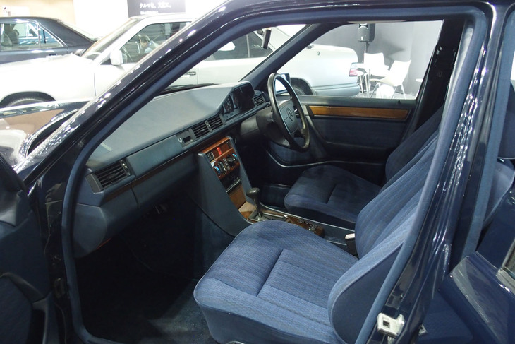 メルセデス・ベンツ260Eロング（1992年）／マツシマホールディングス