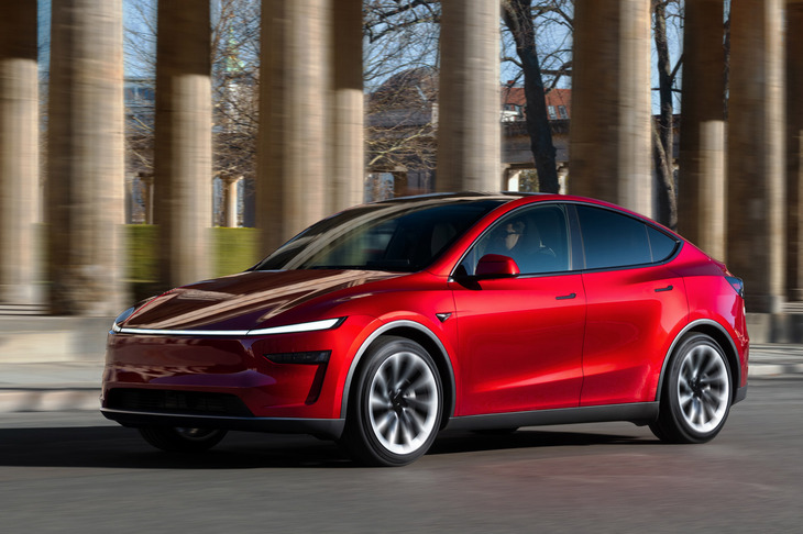 テスラはアジア向けの「モデル3」「モデルY」（写真）の生産を、中国・上海で行っており、そこにはもちろん日本向けの車両も含まれている。