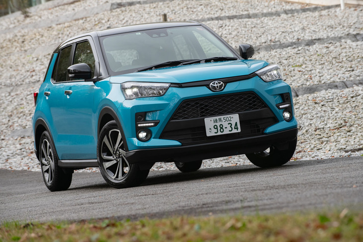 トヨタ版の兄弟車「ライズ」。「ダイハツ・ロッキー」とはフロントマスクが大きく異なる。