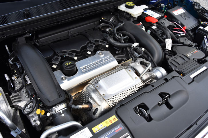 「プジョー308GTi 250 by PEUGEOT SPORT」の1.6リッター直4ターボエンジン。車名にある通り、最高出力250psを発生する。