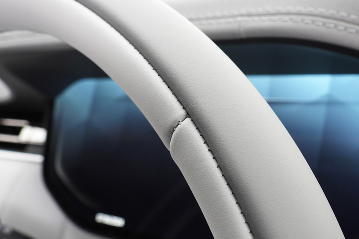 レンジローバーSVビスポーク1858エディション（ステアリングホイール）