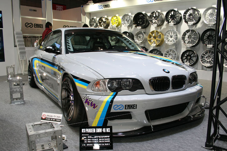 ENKEIのレーシングレボリューションコンセプトホイール「GTC01RR」を装着した「PANDEM BMW 46 M3」。