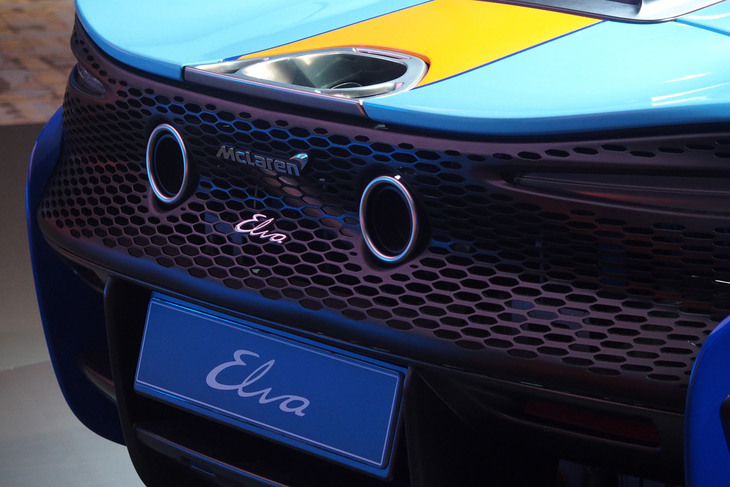 マクラーレン・エルヴァ（リアビュー）