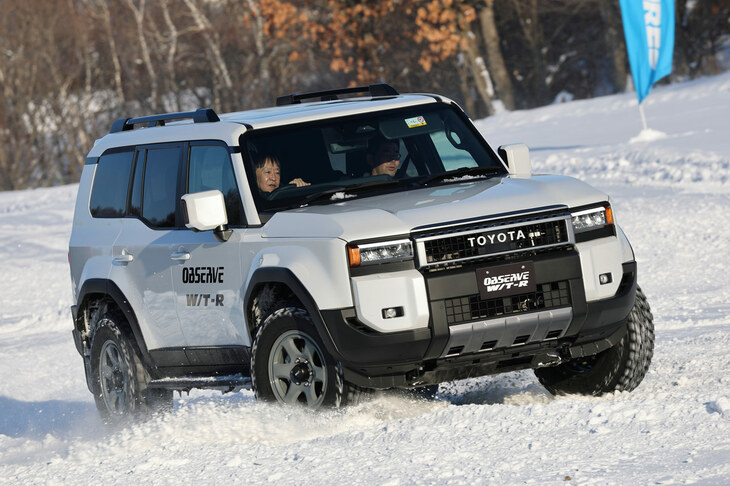 積雪路での走破性を高めるべく、オフロードタイヤのような大型のサイドブロックが採用された「オブザーブW/T-R」。機会があれば、タイヤが隠れるような深雪でもその実力を試してみたい。