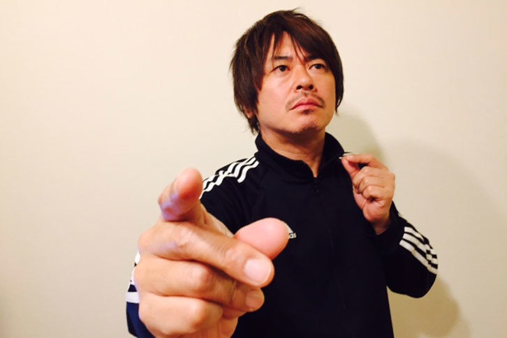 伊達軍曹（だてぐんそう）
	
	1967年東京都生まれ。輸入中古車専門誌複数の編集長を務めたのち、清水草一氏と共に編集プロダクション「有限会社フォッケウルフ」を創業。『IMPORTカーセンサー』の編集デスクを3年間務めた後、輸入中古車評論家に。これまで乗り継いできたクルマは15台。