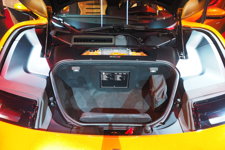 フェラーリ849テスタロッサ（フロントの荷室）