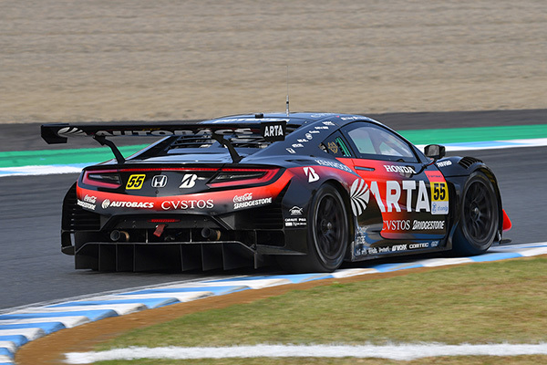 GT300クラスの王者となった、No.55 ARTA NSX GT3（高木真一／福住仁嶺）。