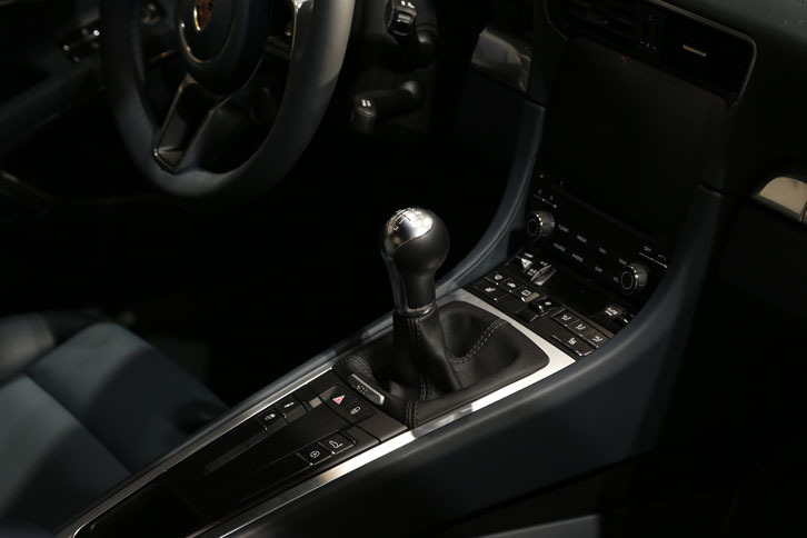 ポルシェ911カレラ（7MT）