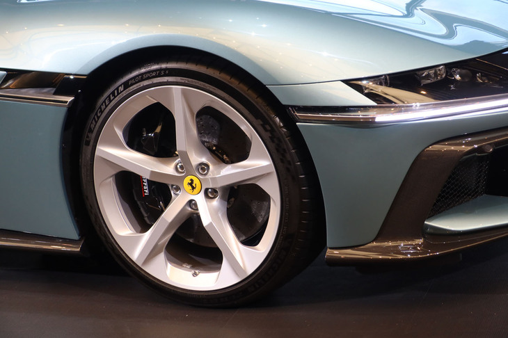 フェラーリ12チリンドリ（フロントホイール）