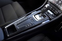 日本市場で販売される「911カレラT」はPDK仕様のみ。コンベンショナルなMTモデルは用意されない。