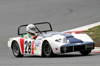 ヒストリックカーレースを走る「マクランサ」。「S800」のシャシーに林みのるの手になるFRP製ボディーを載せている。