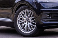 試乗車は、前後とも285/45R20 112Yとなる「コンチネンタル・コンチスポーツコンタクト5」タイヤを装着していた。