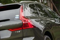 フロント、リアともに、ランプ類は全車でLEDが標準装備となった。