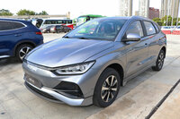 筆者もできるだけ多くのクルマに試乗した。印象はどれも悪くなく、街なかを走るくらいなら大きな不足はなさそうだ。デザインもスポーティーで走りのよさがアピールされている。内装のつくりもよく、上級車種にはちゃんと高級感があった。