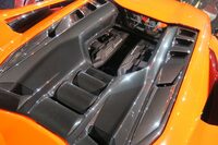 リアカウルの奥に見える、むき出しのV12エンジンに注目。バイクが好きというボルケルト氏ならではのデザインだ。