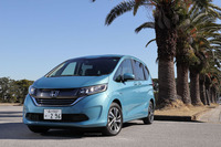 ホンダ・フリード ハイブリッドEX