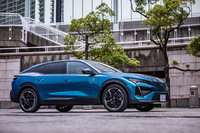 プジョー408 GTハイブリッド