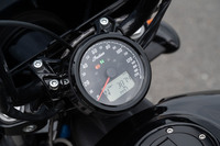 インディアン・スカウト ローグ（6MT）／トライアンフ・ロケット3 GT（6MT）／BMW R1250RS（6MT）【試乗記】の画像