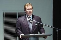 
	発表会で挨拶を述べる、ランドローバージャパン社長クリストファー・K.エリス氏
	 