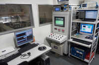 コントロールルームの様子。リアルタイムでタイヤの状況を計測できる。