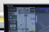 方位アイコンの横に受信中の衛星を表示。みちびきの下のGGはゴリラジャイロのこと。