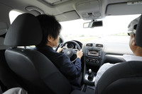 インストゥルメントパネルは、ほとんど「いつものゴルフ」と同じだが……。