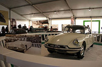 50年前のパリ・サロンでDSがデビューした当時のブースが再現された。