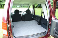 荷室はフラットにできる