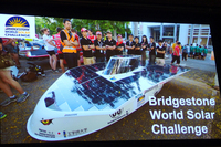 同じくスライド映像から。ワールド・ソーラー・チャレンジの参加車両。
    