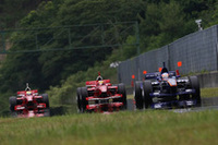 IMPUL2台を従えて、勝利に向かって走るロニー・クインタレッリ（INGING）。