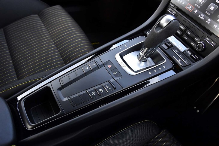 日本市場で販売される「911カレラT」はPDK仕様のみ。コンベンショナルなMTモデルは用意されない。