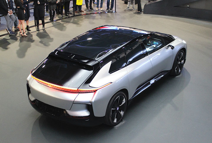 ファラデイ・フューチャーは、中国のLeEcho社が支援する米国企業。写真のコンセプトカー「FF91」をネバダ北部の工場で2018年に生産開始するという。