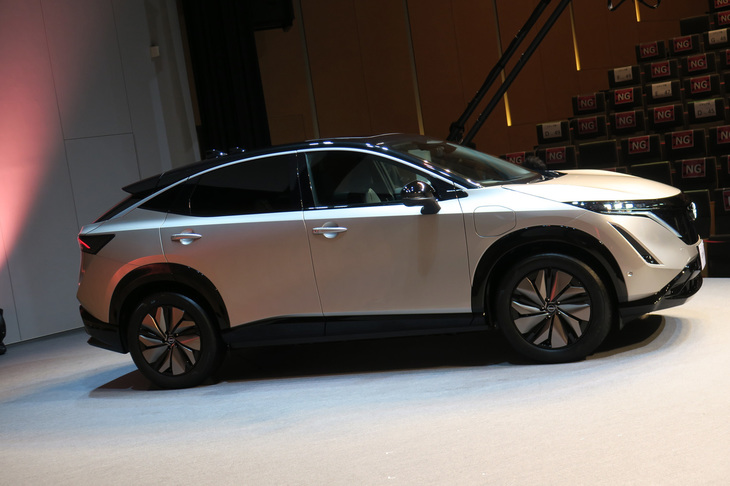 日産アリア リミテッド（エクステリア）