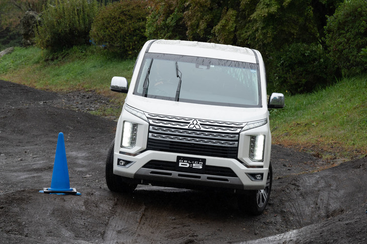 三菱デリカD：5 P 7人乗り