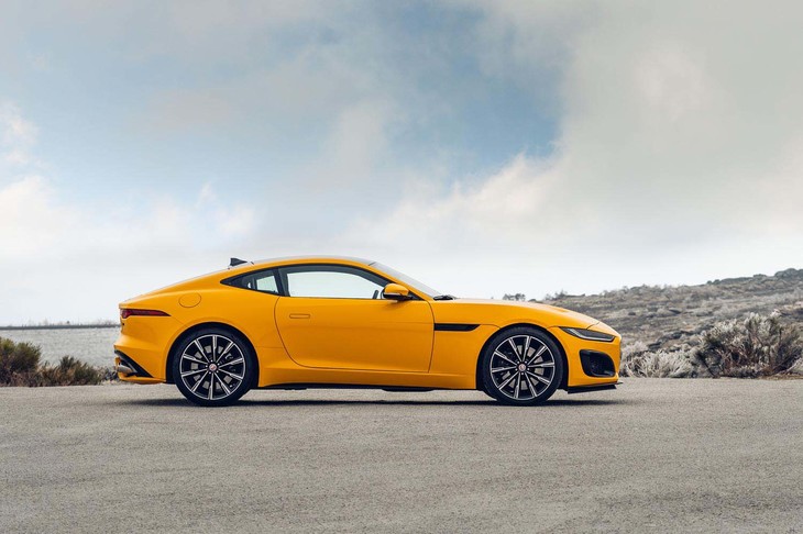 「Fタイプ」には「クーペ」（写真）のほかオープントップの「コンバーチブル」がラインナップされる。